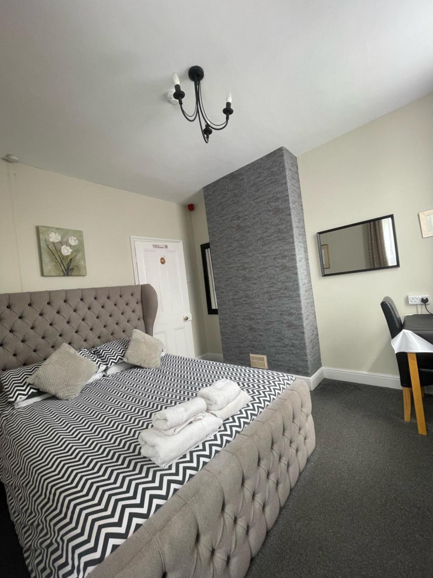 יורק Burton Villa Guest House מראה חיצוני תמונה